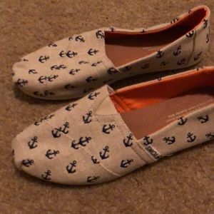 Toms slip ons
